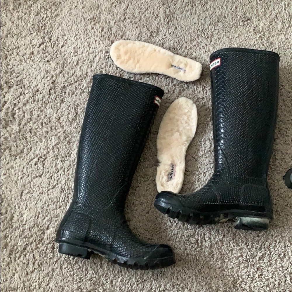 Hunter tall boots snakeskin sz 5 black + fur liner